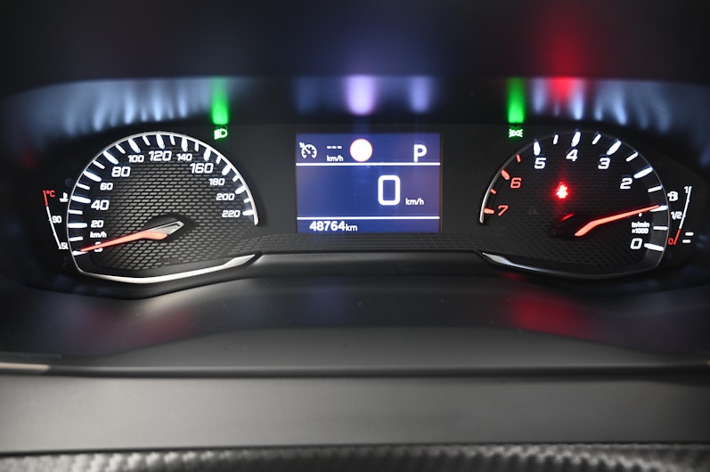 Vehicle image PEUGEOT 208