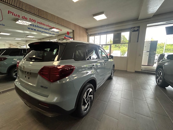 Vehicle image 7