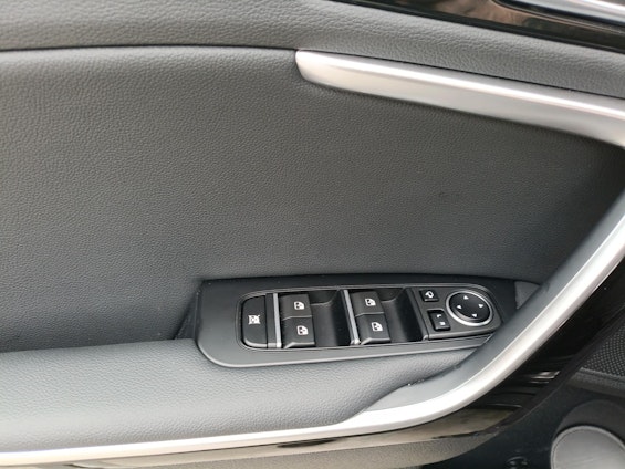 Vehicle image 6 Vehicle image 6