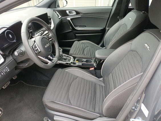 Vehicle image 4 Vehicle image 4