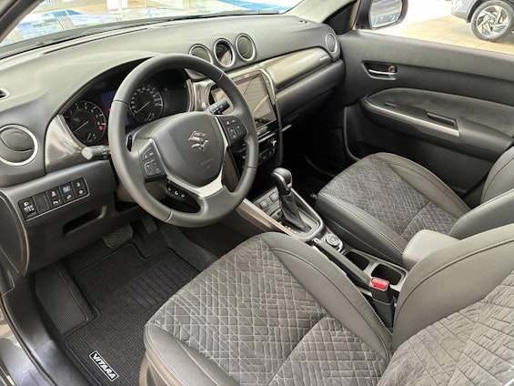 Vehicle image 7