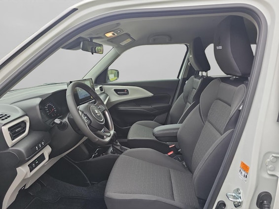 Vehicle image 8 Vehicle image 8