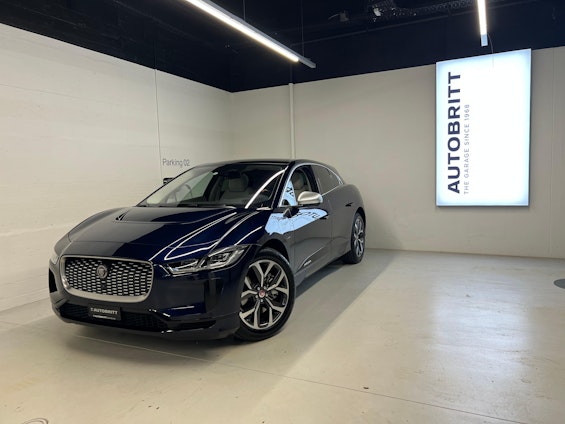 First vehicle image
