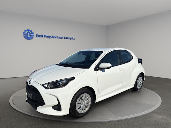 First vehicle image