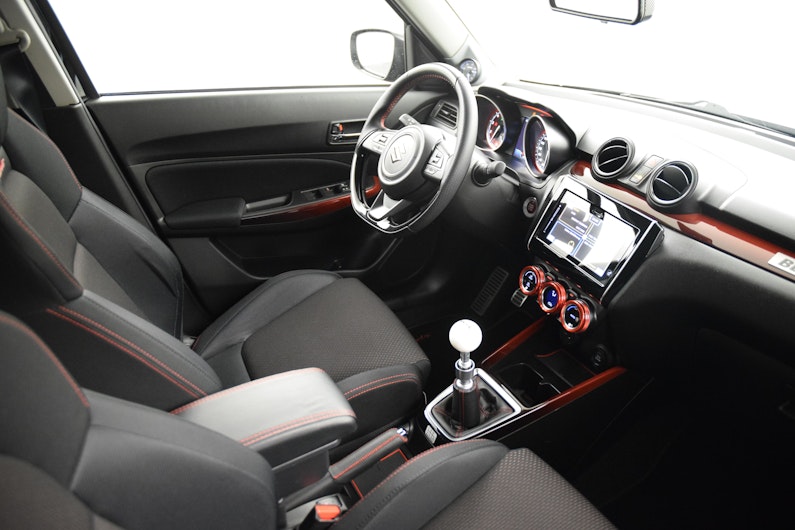 Vehicle image SUZUKI SWIFT