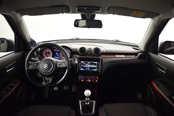 Vehicle image 14