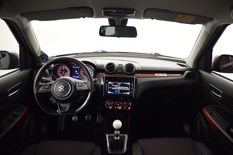 Vehicle image SUZUKI SWIFT