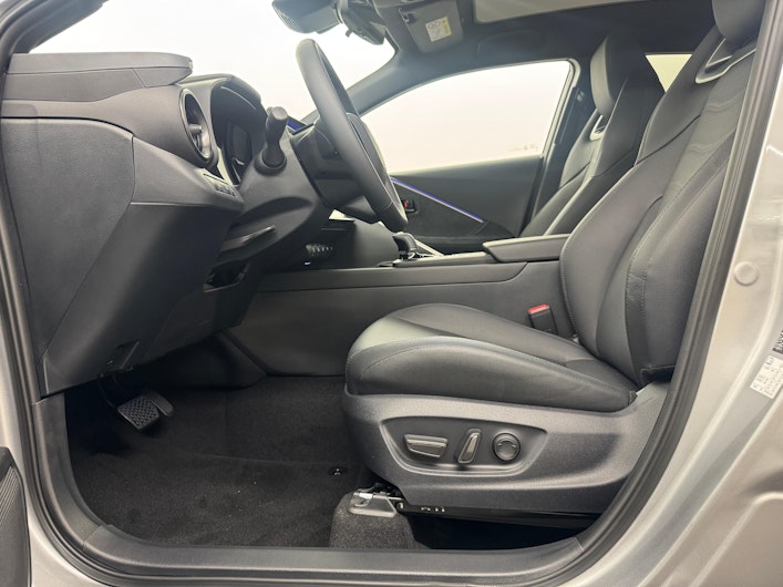 Vehicle image TOYOTA C-HR