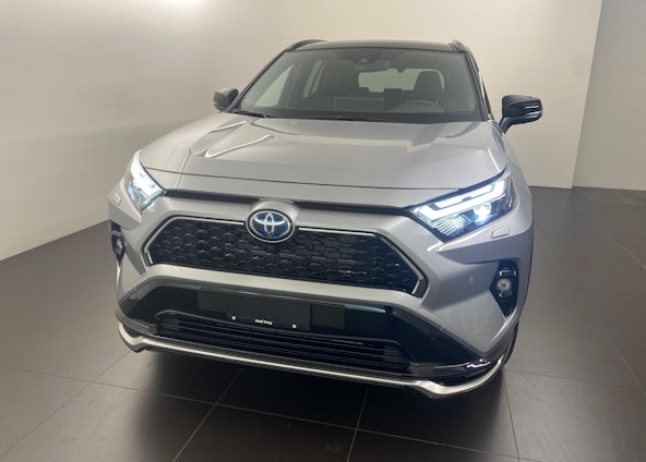 First vehicle image First vehicle image