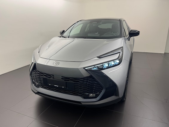 First vehicle image