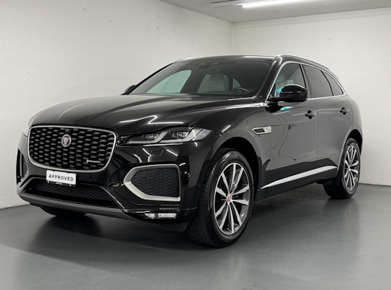 First vehicle image