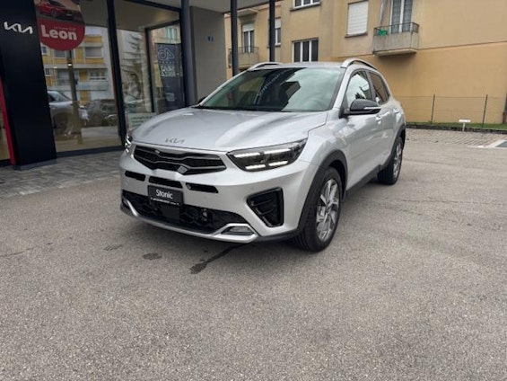 First vehicle image