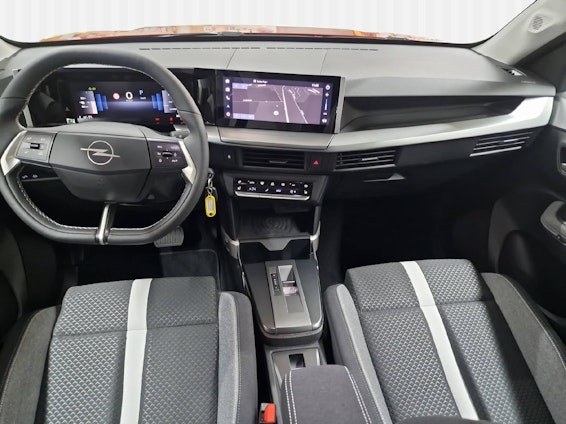 Vehicle image 6 Vehicle image 6