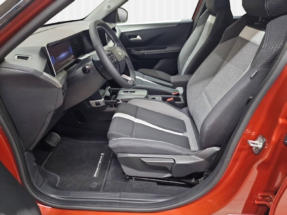 Vehicle image 5 Vehicle image 5