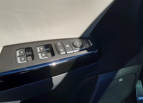 Vehicle image 13 Vehicle image 13