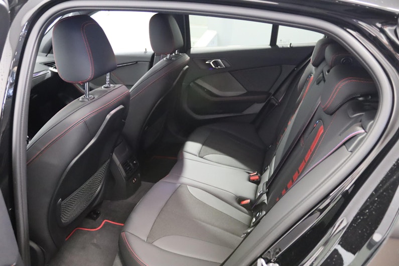 Vehicle image BMW 1 SERIES