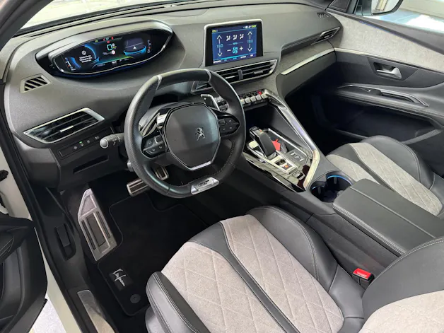 Peugeot 3008 1.6 Plug-in Hybrid4 GT