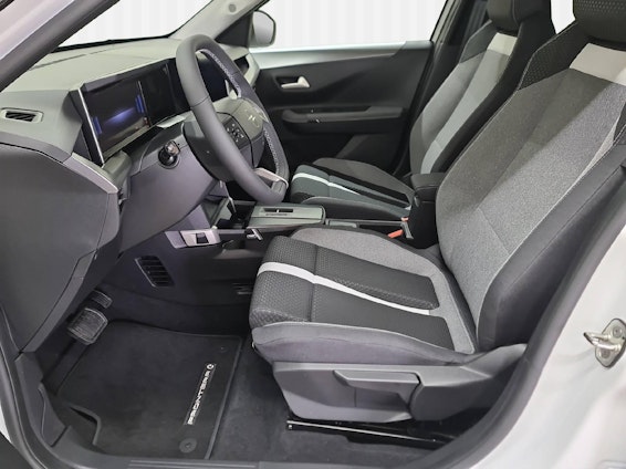 Vehicle image 5 Vehicle image 5