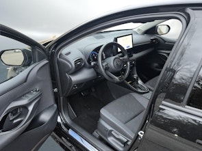 Vehicle image TOYOTA Yaris 1.5 VVT-i HSD Trend