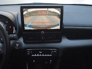 Vehicle image TOYOTA Yaris 1.5 VVT-i HSD Trend