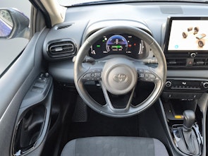 Vehicle image TOYOTA Yaris 1.5 VVT-i HSD Trend