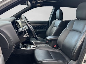 Vehicle image MITSUBISHI Outlander 2.4 PHEV Diamond