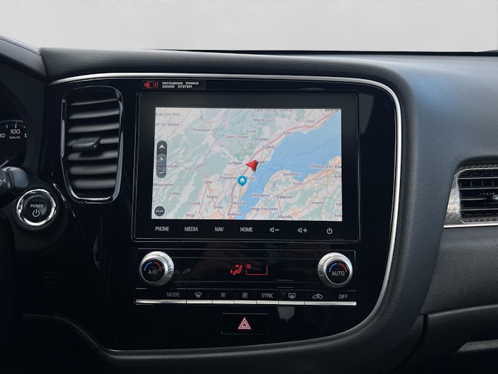 Vehicle image MITSUBISHI OUTLANDER