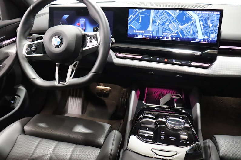 Vehicle image BMW 5 SERIES