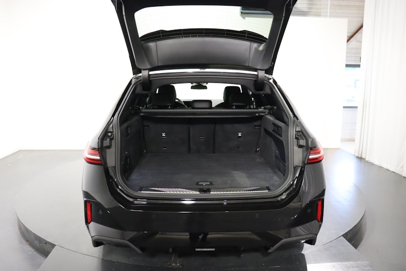 Vehicle image BMW 5 SERIES