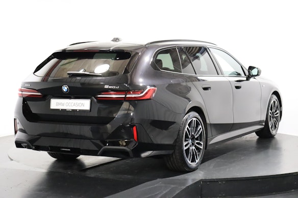 BMW 520d xDrive Touring 2