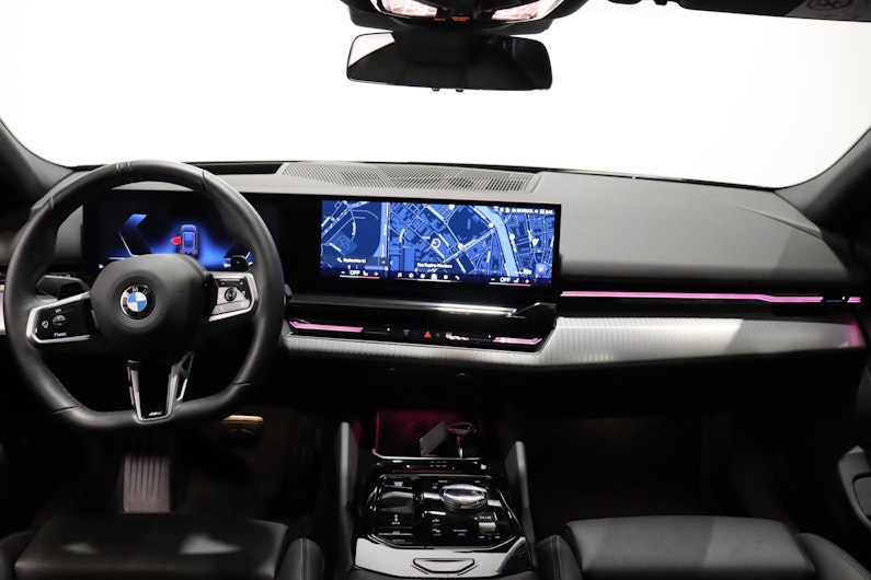 Vehicle image BMW 5 SERIES