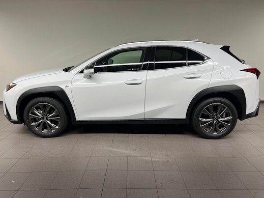 LEXUS UX 300h F-Line 2