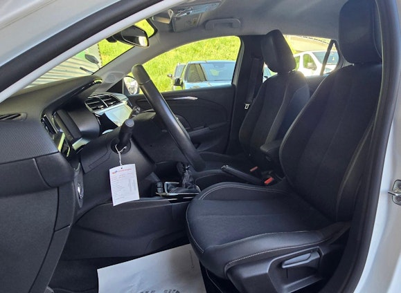 Vehicle image 18