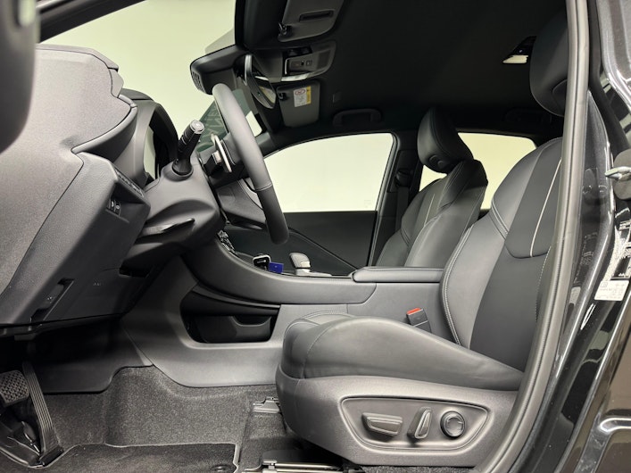 Vehicle image LEXUS LBX