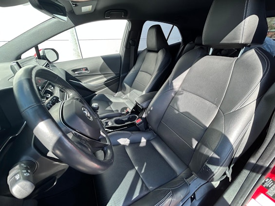 Vehicle image 6