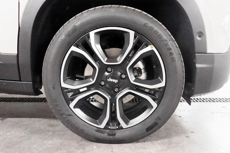 Vehicle image JEEP AVENGER