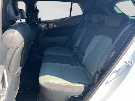 Vehicle image 6 Vehicle image 6