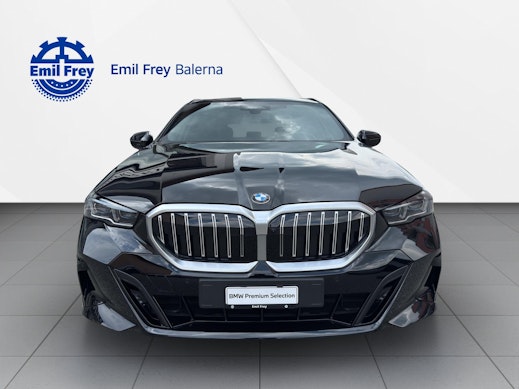 BMW 520d xDrive Touring 1