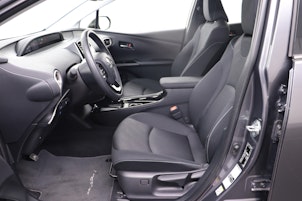 Vehicle image TOYOTA Prius 1.8 VVTi HSD Plug-In Solar