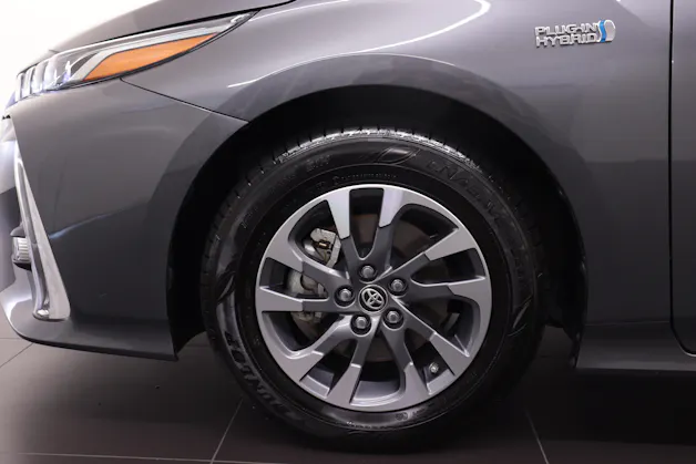 Toyota Prius 1.8 VVTi HSD Plug-In Solar / ab 1.99% Leasing bei Abschluss einer Protect Autoversicherung