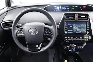 Vehicle image TOYOTA Prius 1.8 VVTi HSD Plug-In Solar