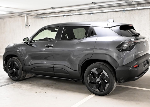 Vehicle image 6 Vehicle image 6