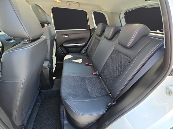 Vehicle image 10 Vehicle image 10