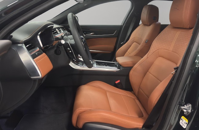 Vehicle image 6 Vehicle image 6