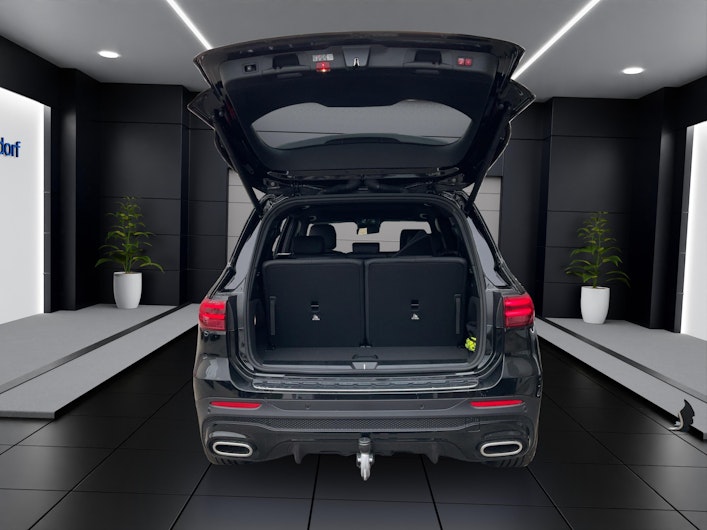 Vehicle image MERCEDES-BENZ GLB 220