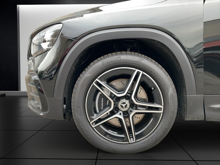 Vehicle image MERCEDES-BENZ GLB 220