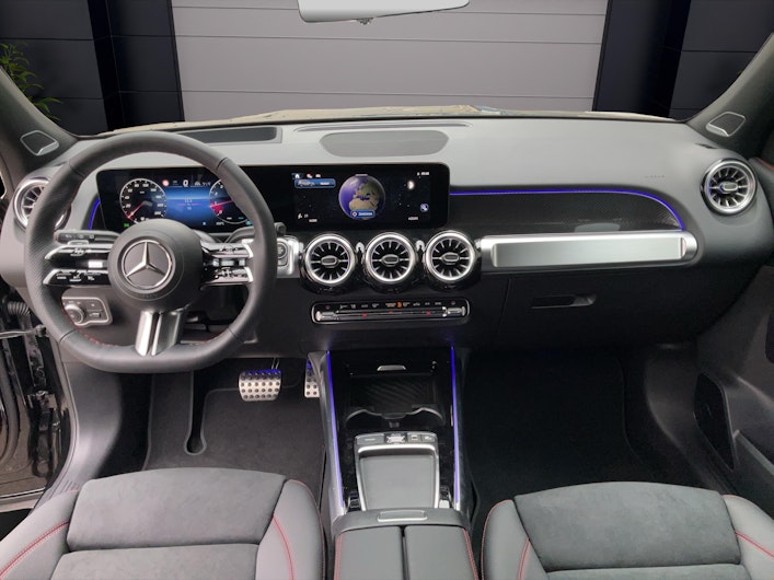 Vehicle image MERCEDES-BENZ GLB 220