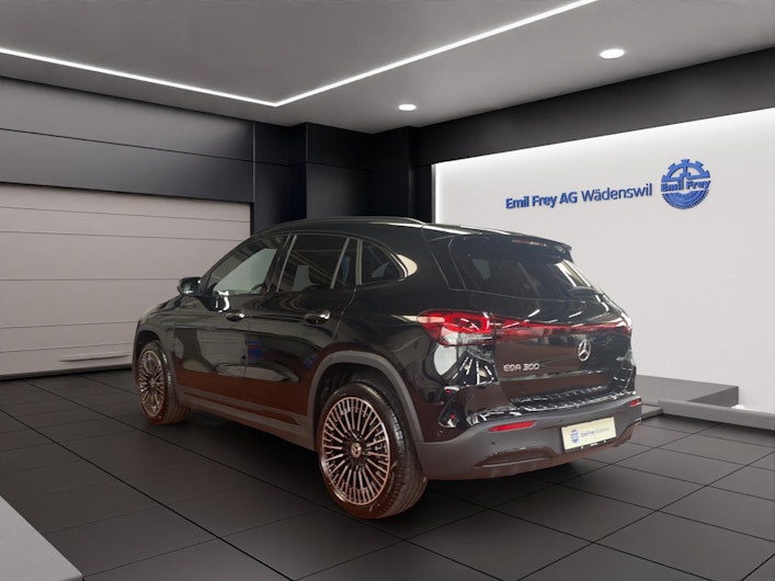 Vehicle image MERCEDES-BENZ EQA 300