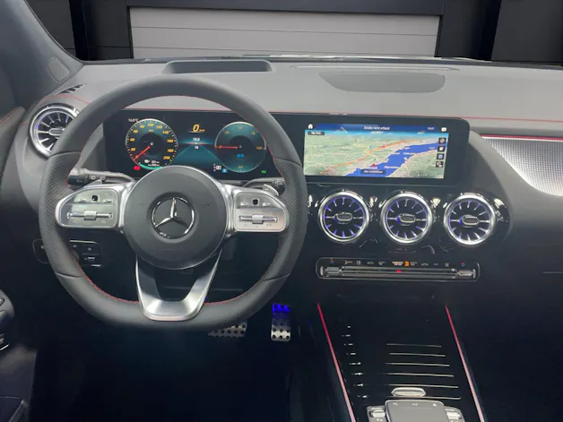 Mercedes-Benz EQA 300 4MATIC AMG Line