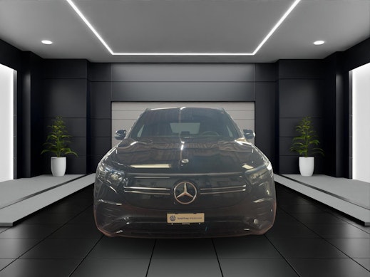 MERCEDES-BENZ EQA 300 AMG Line 4matic 1